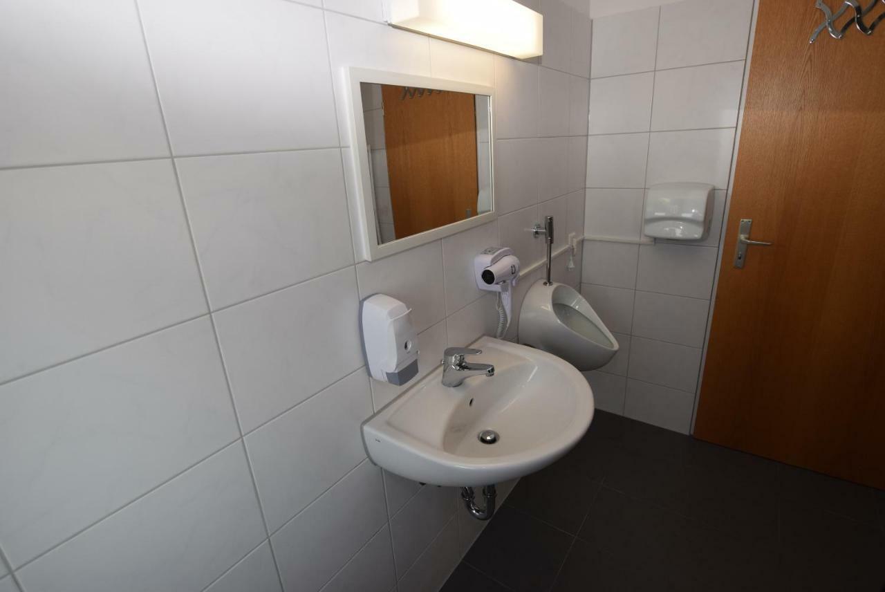 Monteurzimmer Messe Airport Wolfschlugen ภายนอก รูปภาพ