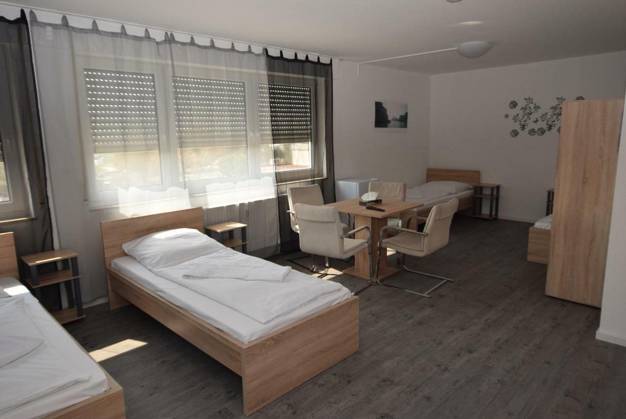 Monteurzimmer Messe Airport Wolfschlugen ภายนอก รูปภาพ