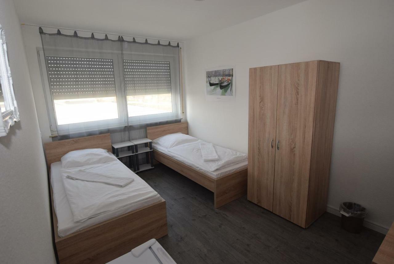 Monteurzimmer Messe Airport Wolfschlugen ภายนอก รูปภาพ