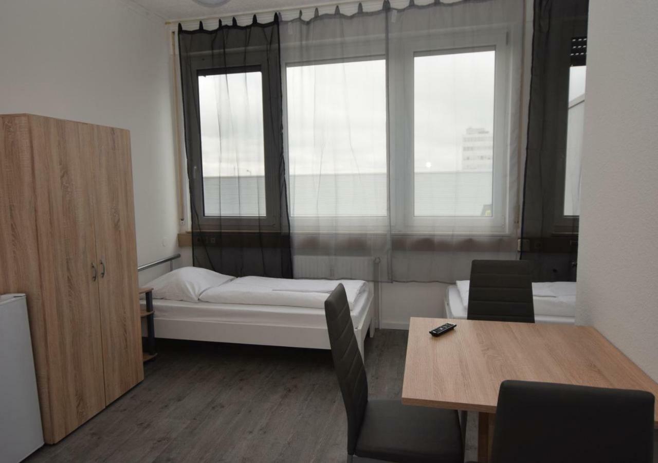 Monteurzimmer Messe Airport Wolfschlugen ภายนอก รูปภาพ